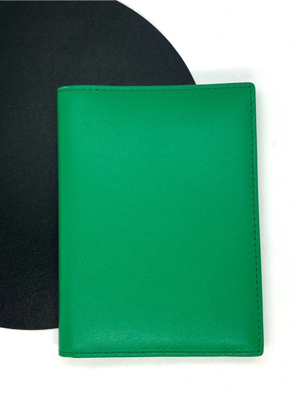 Quince Kelly Green Nappa Leather RFID Blocking Passport Holder Wallet EUC